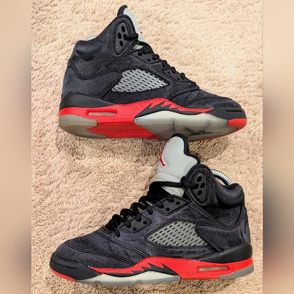 Air Jordan 4 "Bred" Satin - Picture 5 of 7